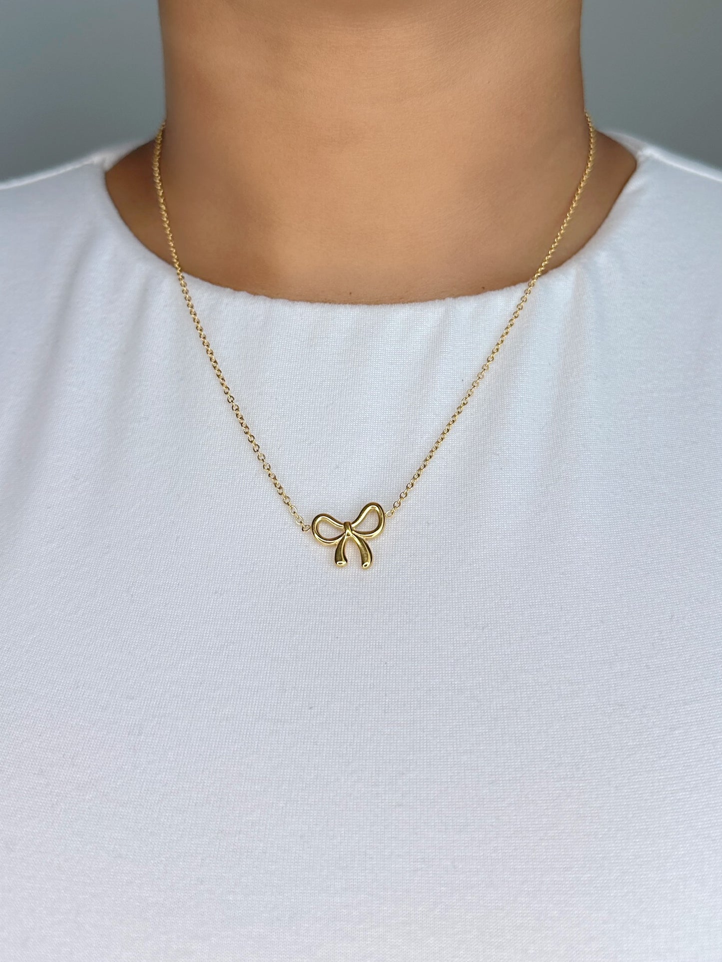 Bow Necklace