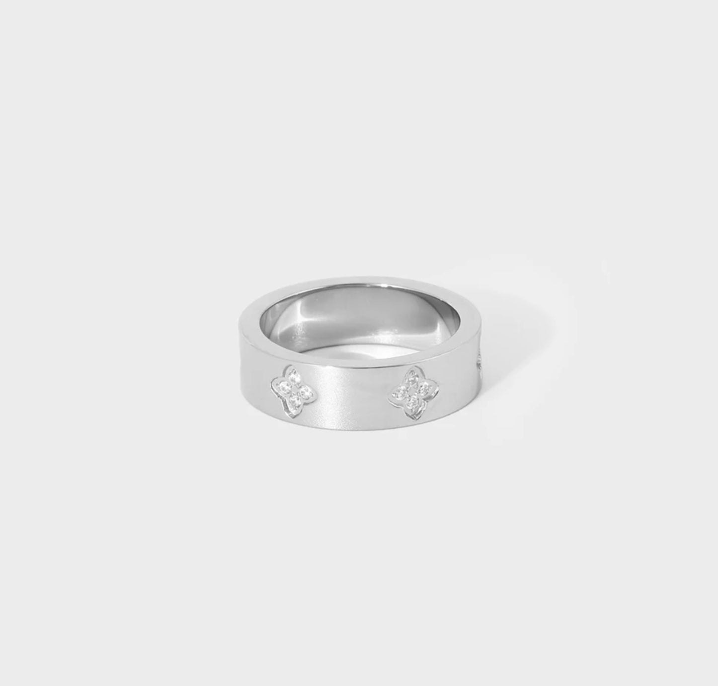 Nia Ring