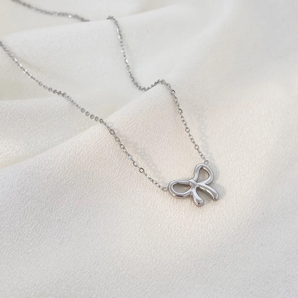 Bow Necklace