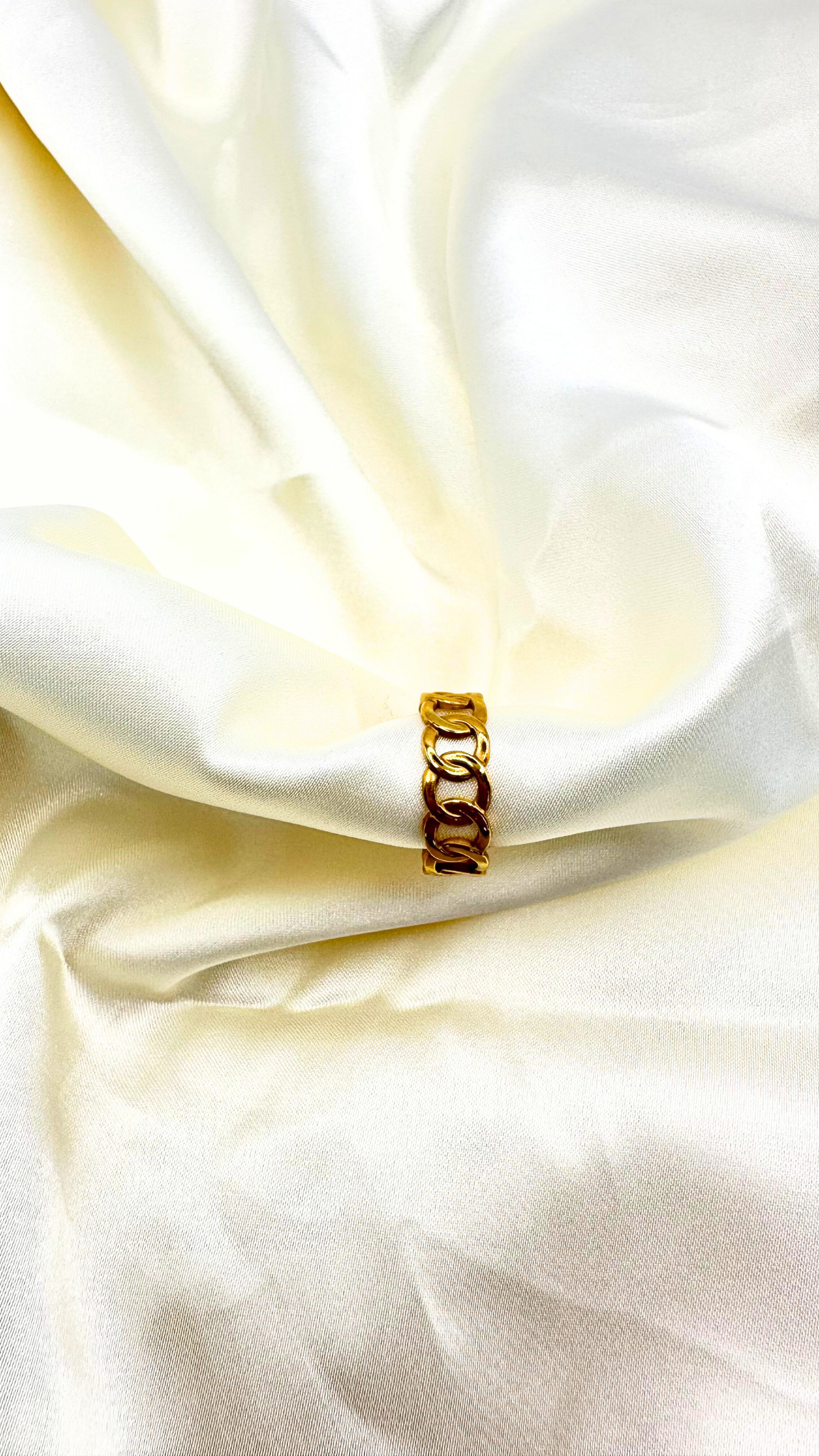 Lucy Ring