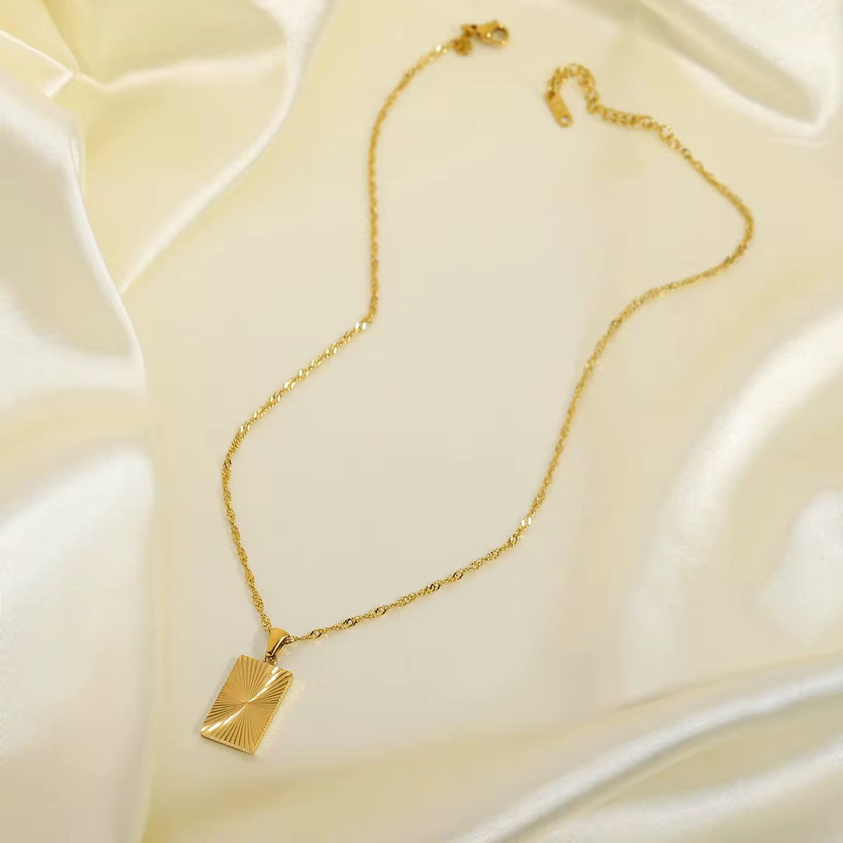 Nadia Pendant Necklace