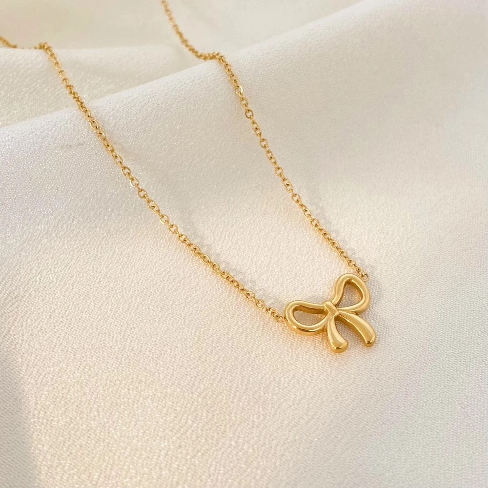 Bow Necklace