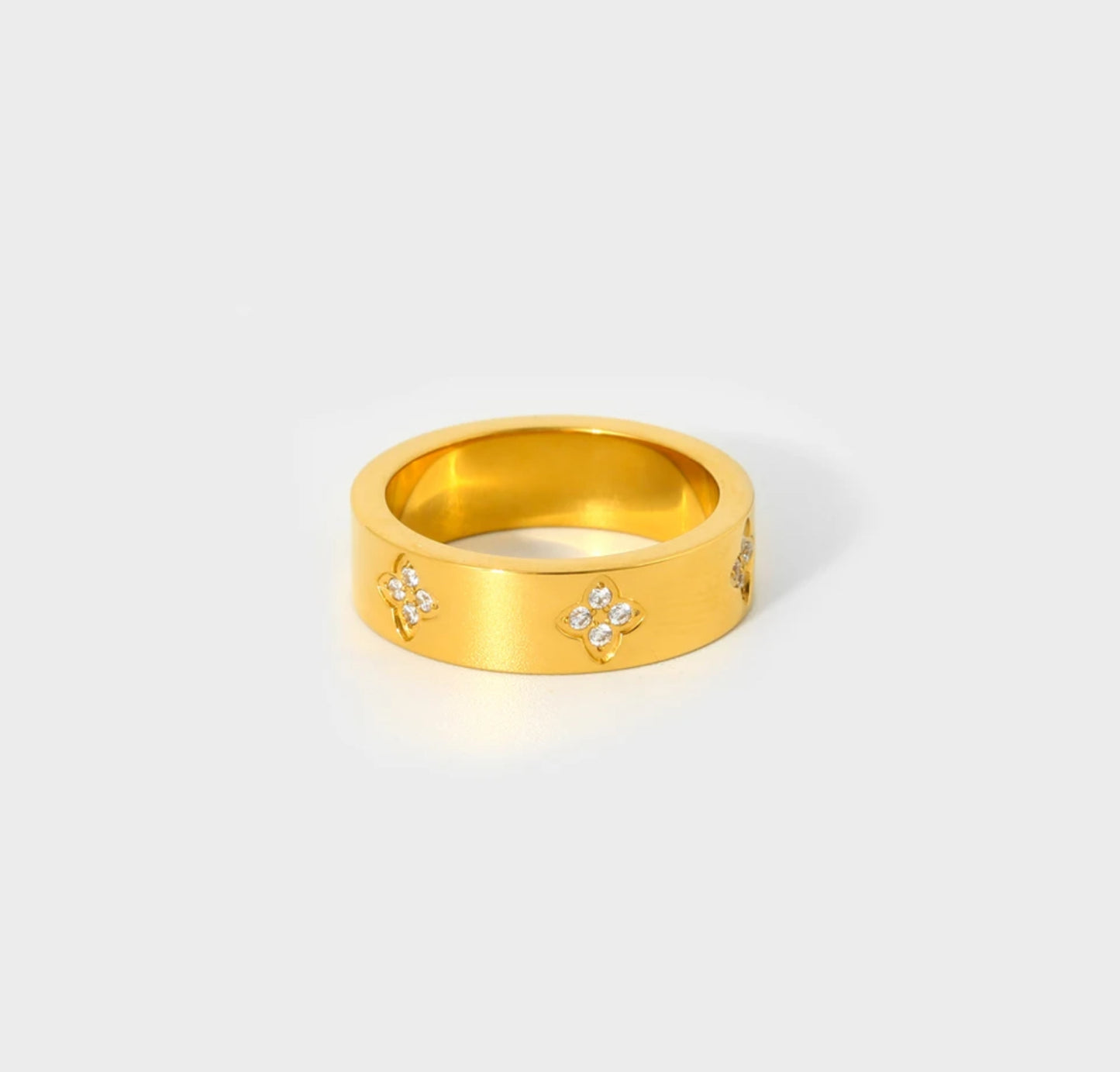 Nia Ring
