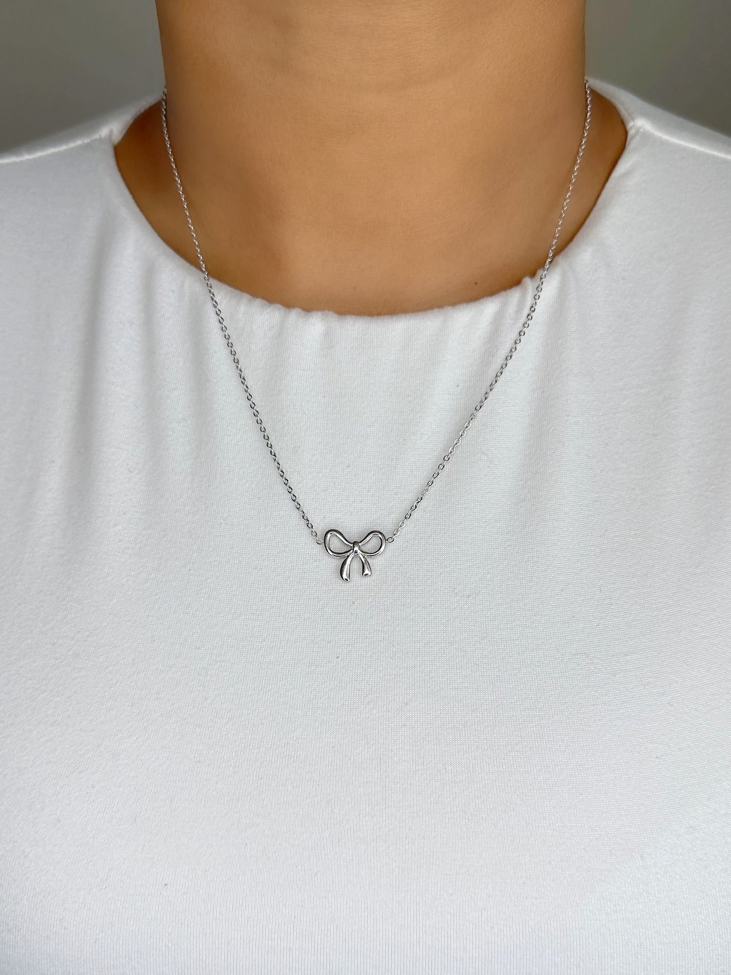 Bow Necklace