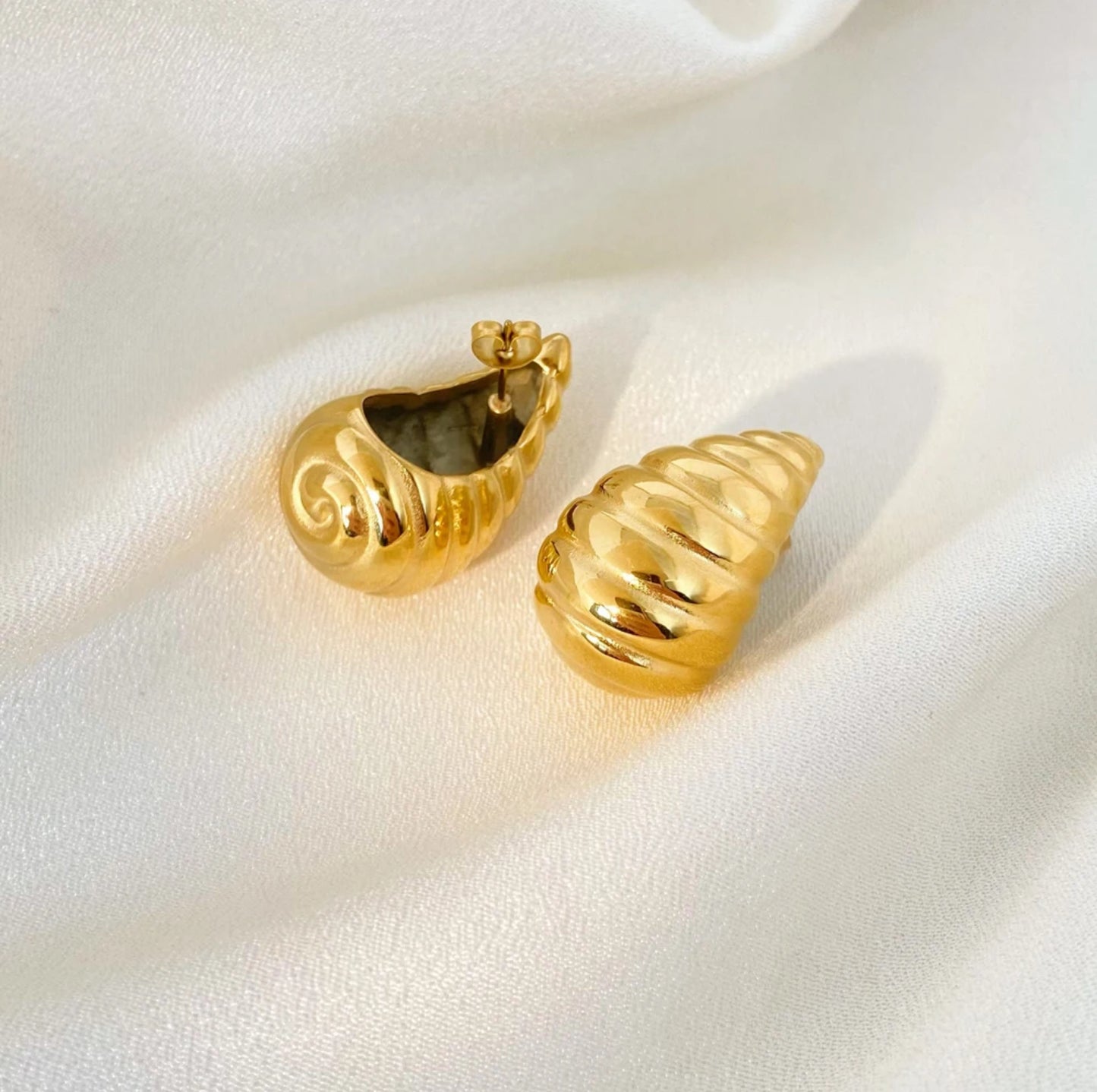 Avery Drop Earrings