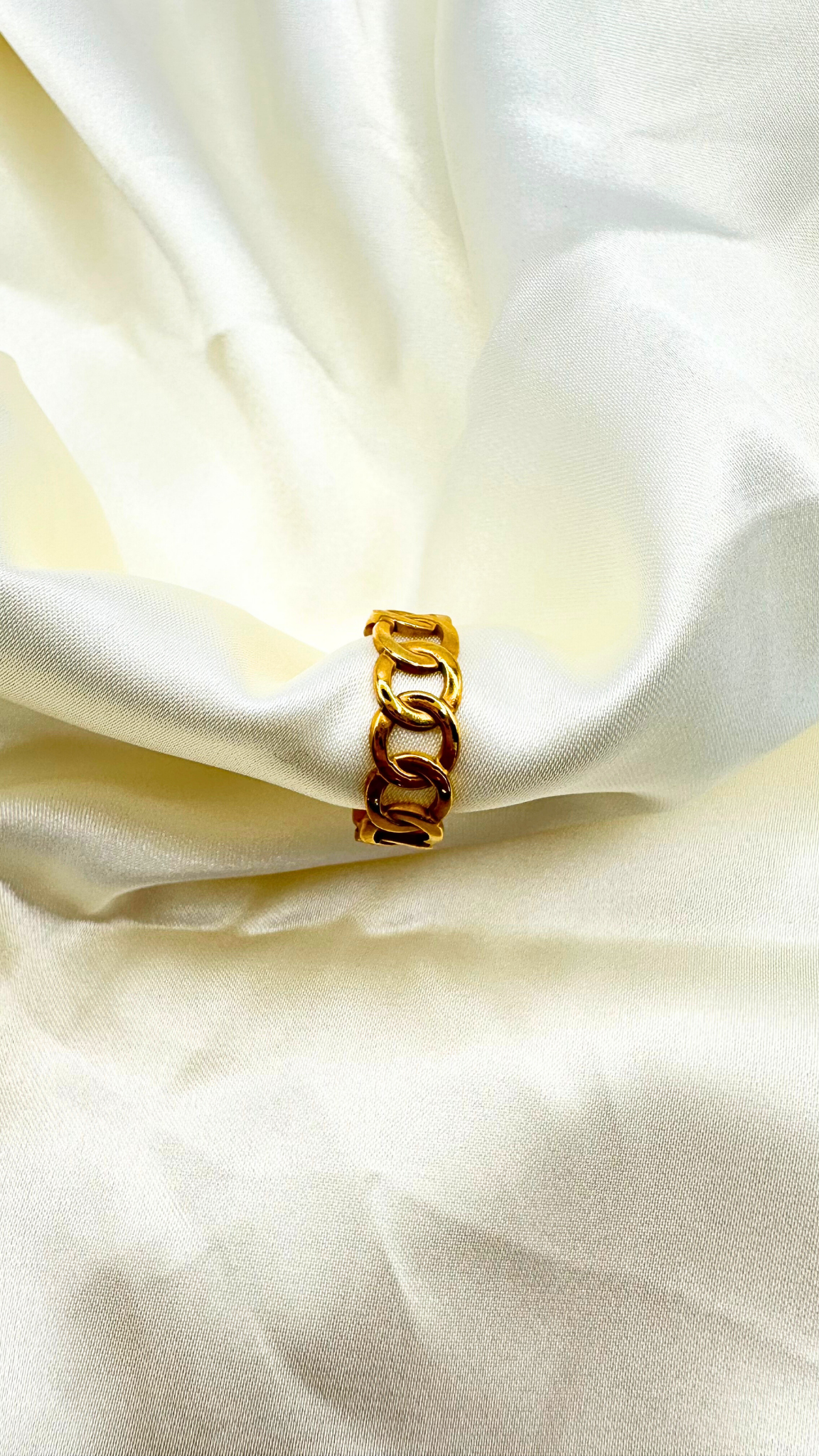Lucy Ring