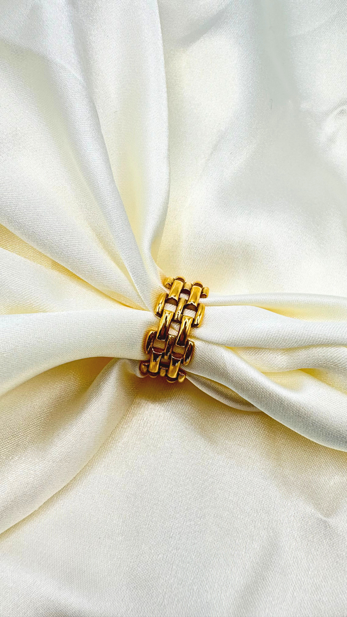 Elle Ring